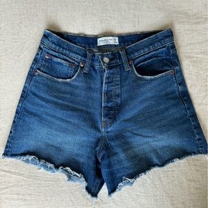Abercrombie & Fitch Women’s “Dad Short” 28